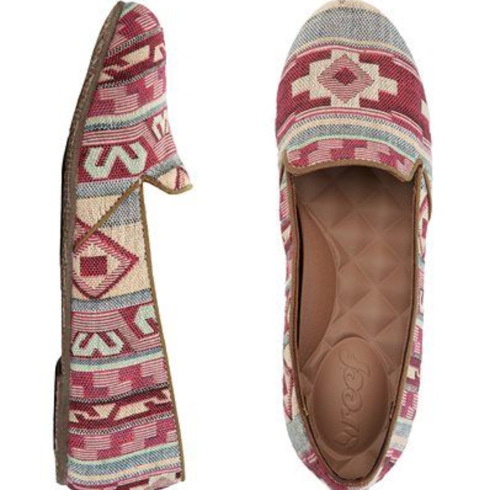Reef cushioned canvas shoes